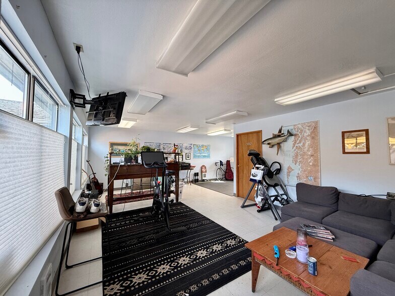 More Photos Of 1910 Bay Ave, Ocean Park Freestanding For Sale