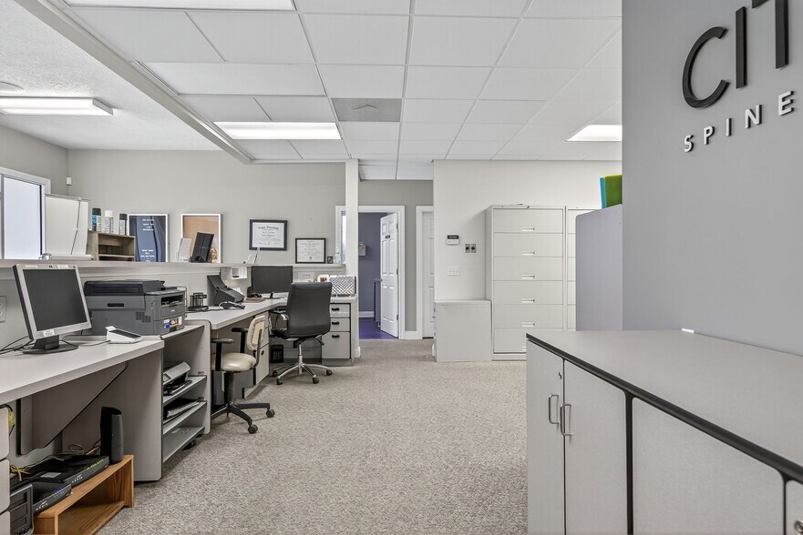 More Photos Of 160 Westmount Dr, Farmington Office For Sale