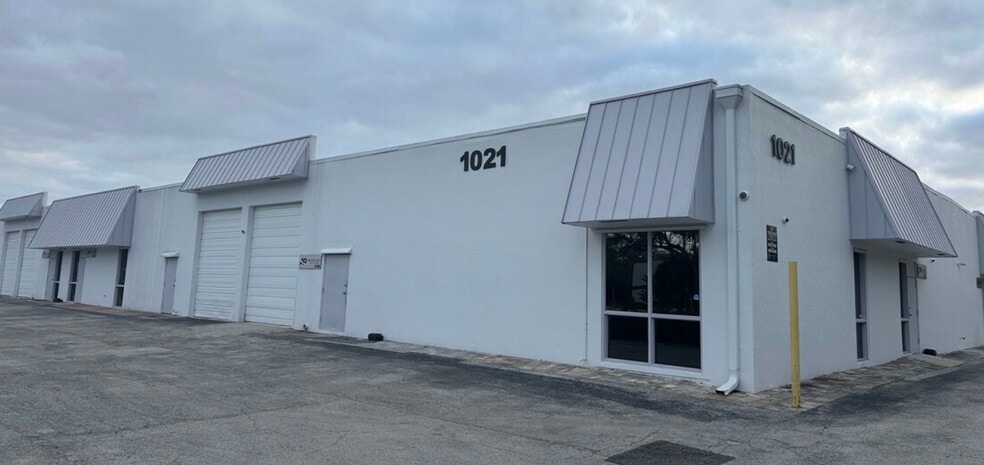 More Photos Of 1021 S Rogers Cir, Boca Raton Warehouse For Lease
