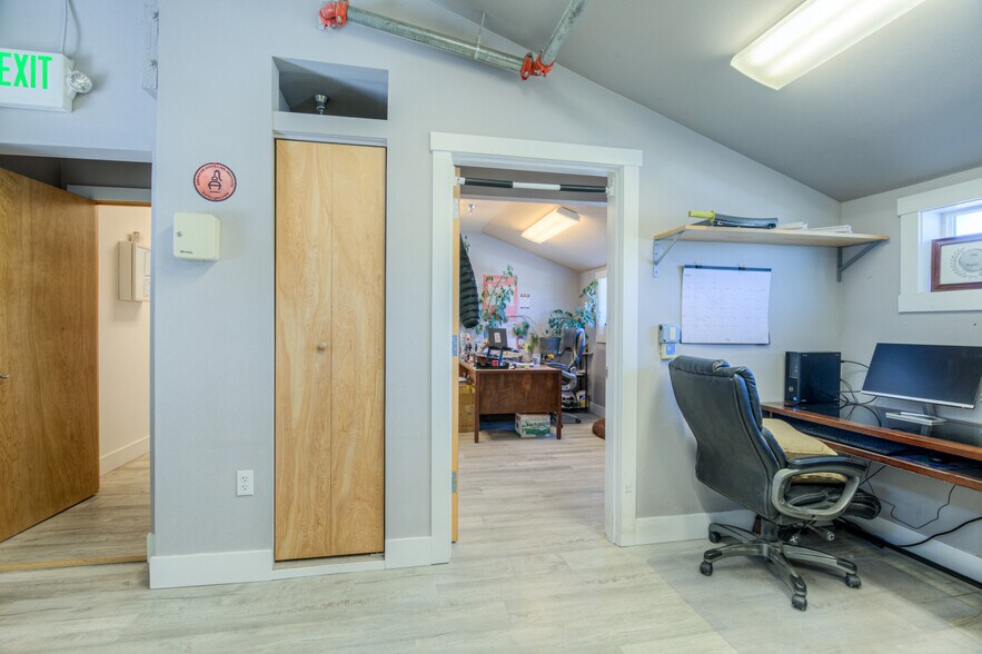 More Photos Of , Bend Unknown For Sale