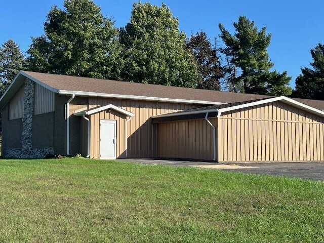 More Photos Of 22988 Ireland Rd, South Bend Showroom For Sale