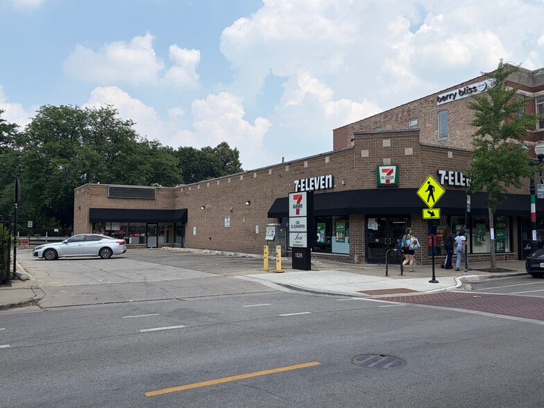 More Photos Of 1524 W Taylor St, Chicago Freestanding For Lease