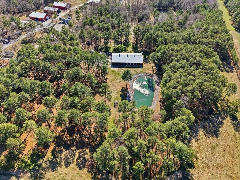 More Photos Of 89 Hunting Quarter Rd, Greenwood Trailer Camper Park For Sale