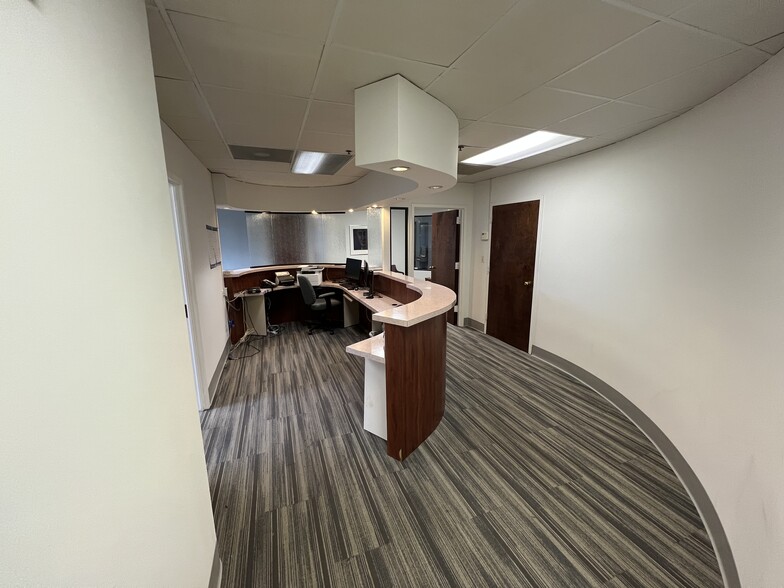 More Photos Of 7915 Malcolm Rd, Clinton Unknown For Lease