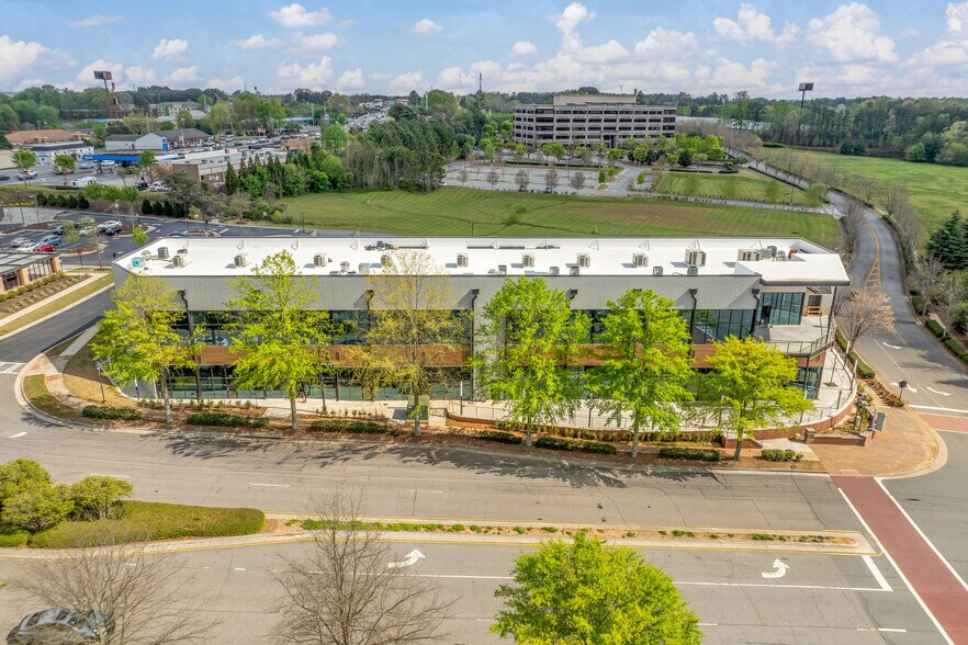 More Photos Of 458 Northolt Pky, Suwanee General Retail For Lease