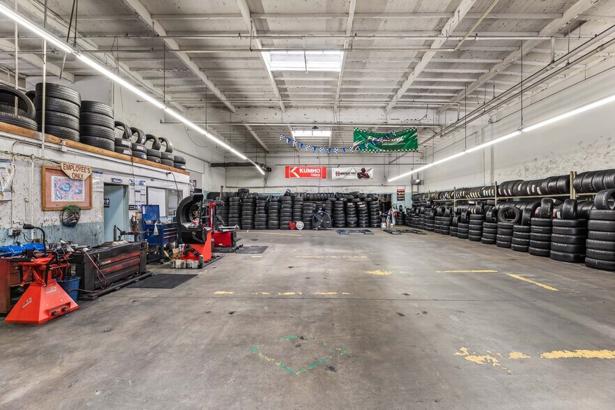 More Photos Of 400 W Alondra Blvd, Gardena Warehouse For Sale