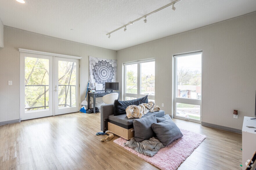 More Photos Of 200 W 1st St, Cedar Falls Apartments For Lease