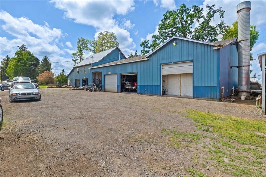 More Photos Of 13780 S Macksburg Rd, Molalla Service For Sale