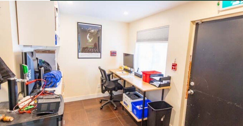 More Photos Of 1889 Triumph St, Vancouver Service For Sale