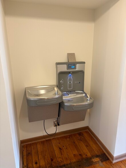 More Photos Of 264 Natchez St, Franklin Loft Creative Space For Lease