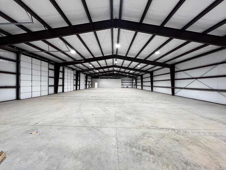 More Photos Of 2421 S Portland Ave, Oklahoma City Warehouse For Sale