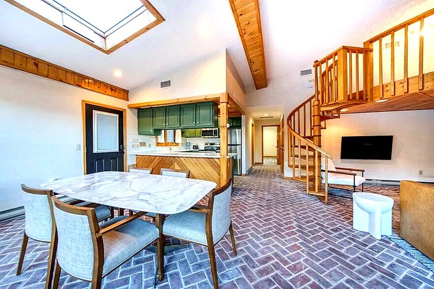 More Photos Of 33 Cuomos Cv, Windham Apartments For Sale