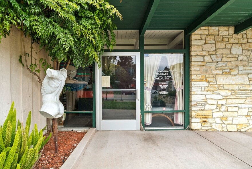 More Photos Of 3811 Portola Dr, Santa Cruz Medical For Sale