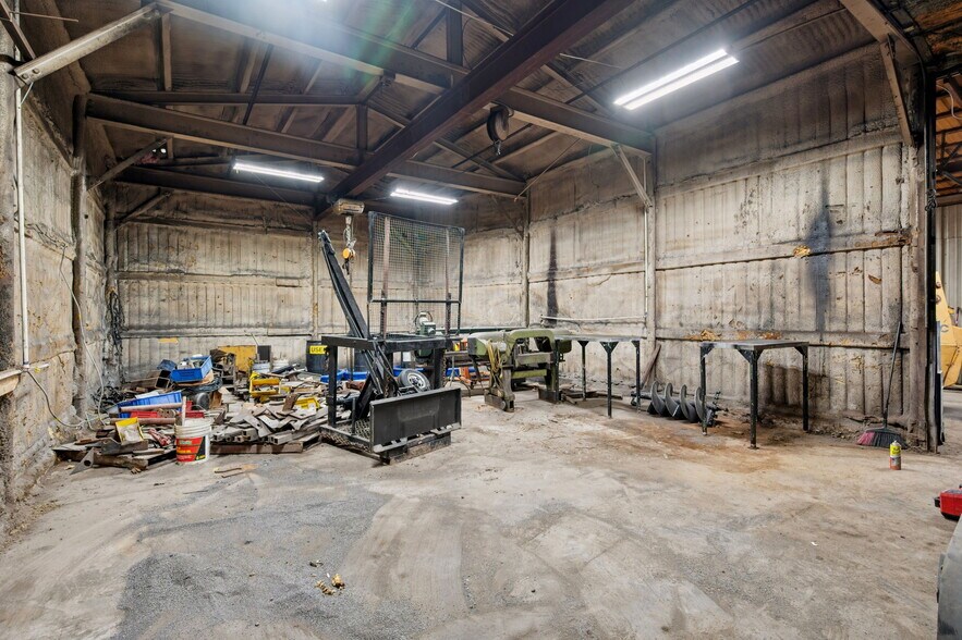 More Photos Of 10058 E Wilson Rd, Independence Manufacturing For Sale