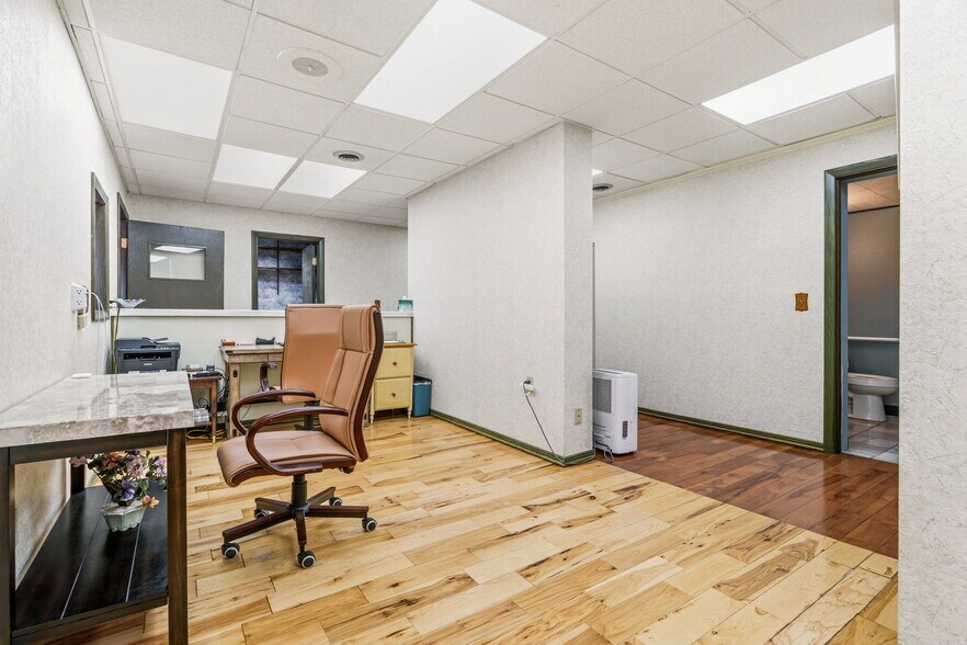 More Photos Of 255 Dueber Ave SW, Canton Medical For Sale