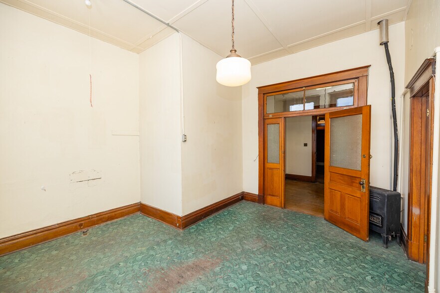 More Photos Of 108 S Santa Fe Ave, Salina General Retail For Lease