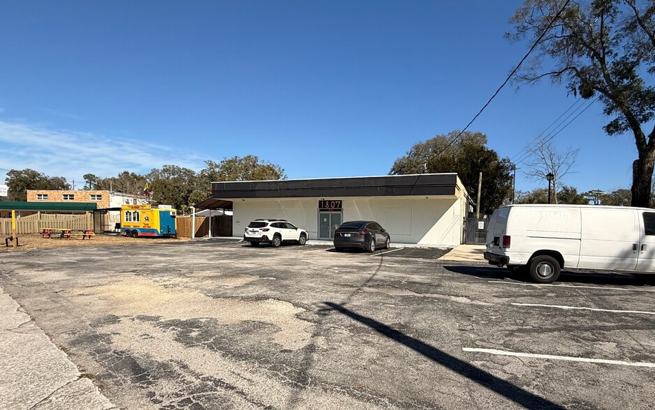 Primary Photo Of 1807 Rogero Rd, Jacksonville Medical For Lease