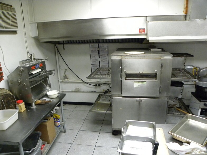 More Photos Of 712 7th St, Galveston Restaurant For Lease