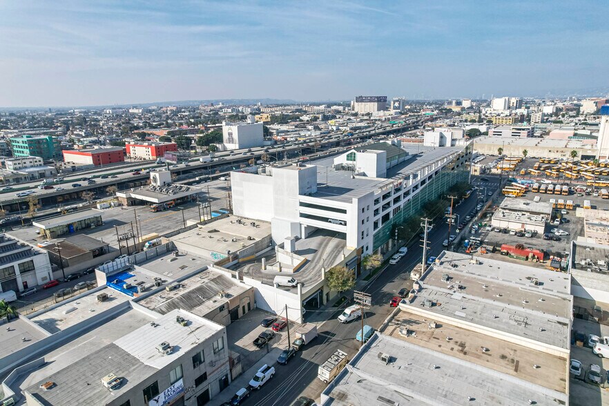 More Photos Of 1458 S San Pedro St, Los Angeles Unknown For Lease