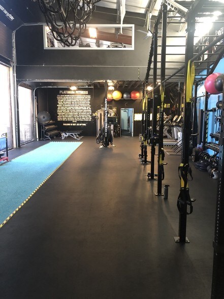 More Photos Of 22 Kenosia Ave, Danbury Warehouse For Lease