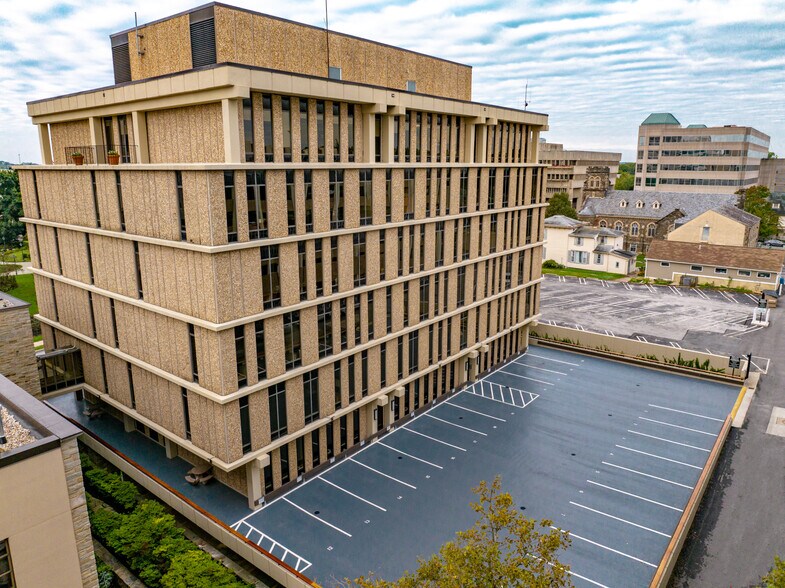 More Photos Of 102 W Pennsylvania Ave, Towson Office For Lease