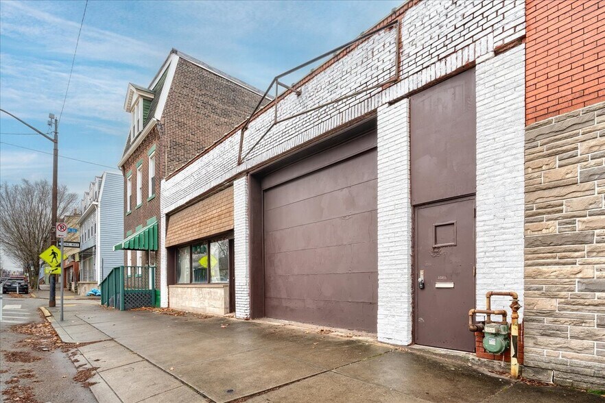 More Photos Of 4568 Penn Ave, Pittsburgh Industrial For Sale