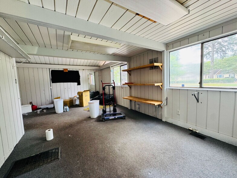 More Photos Of 685 N Jeff Davis Dr, Fayetteville Freestanding For Sale