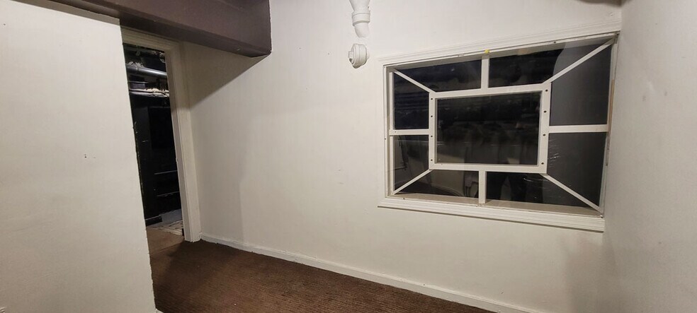 More Photos Of 386 S Thomas St, Pomona Restaurant For Lease