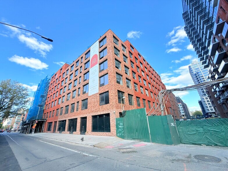 Primary Photo Of 325 Bond Street, Brooklyn Apartments For Lease