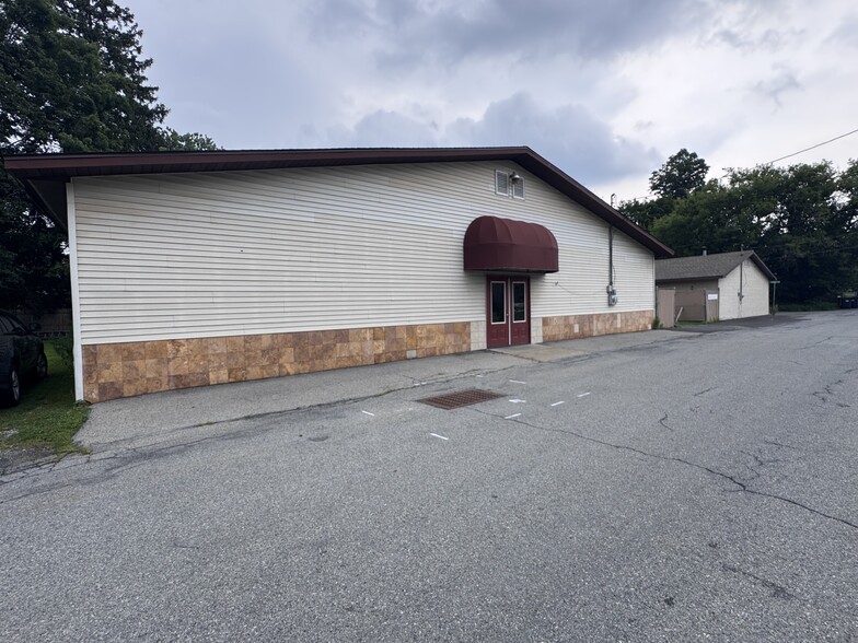 More Photos Of 506 River Rd, Staatsburg Storefront Retail Office For Sale