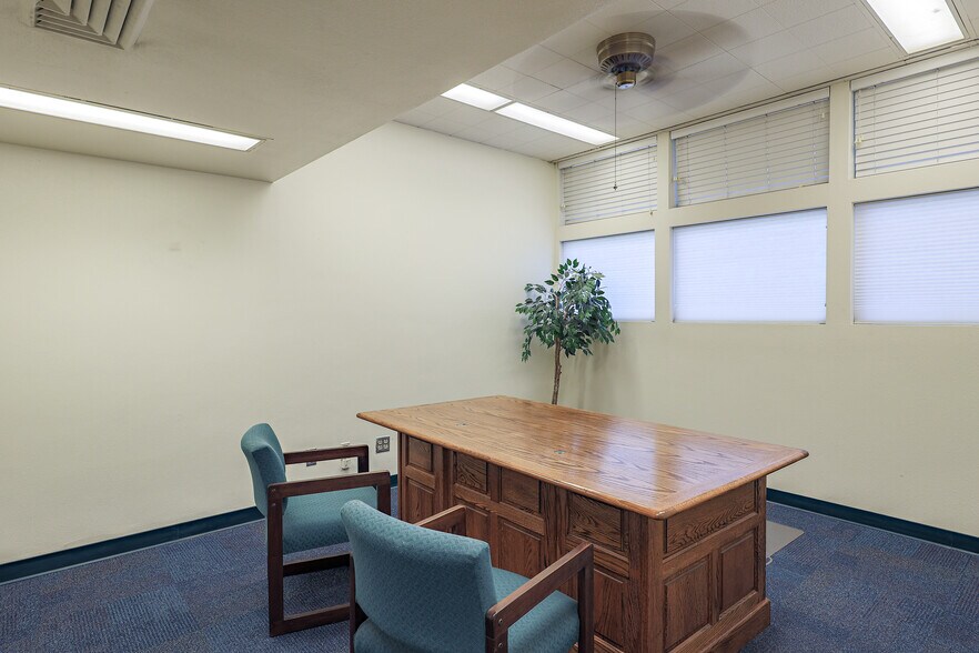 More Photos Of 971 E Broadway Ave, Atwater Office For Lease