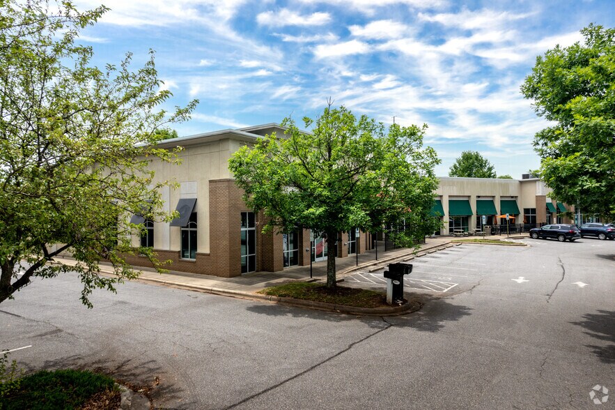 More Photos Of 2043-2049 Catawba Valley Blvd SE, Hickory Restaurant For Lease