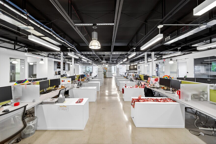 More Photos Of 7630 Biscayne Blvd, Miami Office For Lease