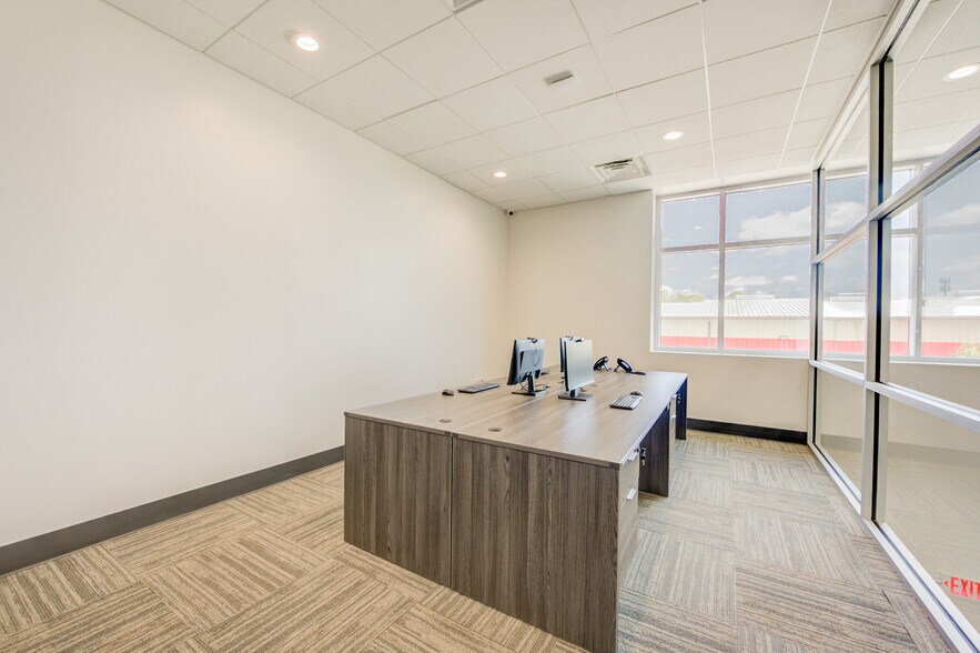 More Photos Of 11711 Bedford, Houston Loft Creative Space For Lease