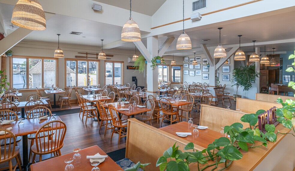 More Photos Of 119 Commercial St, Bath Marina For Sale