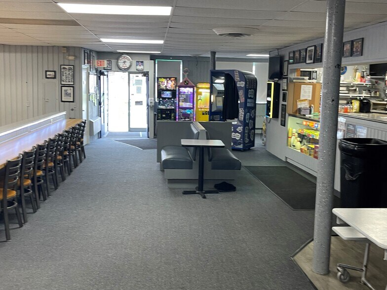 More Photos Of 841-869 Jones Hill Rd, West Haven Storefront For Sale