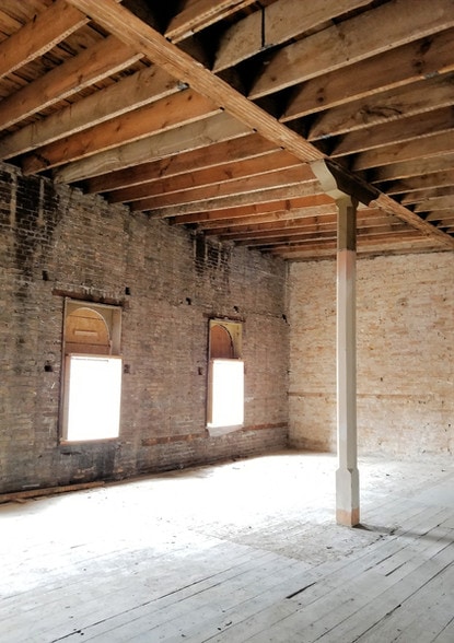 More Photos Of 1 Queen St N, Kitchener Storefront Retail Office For Lease