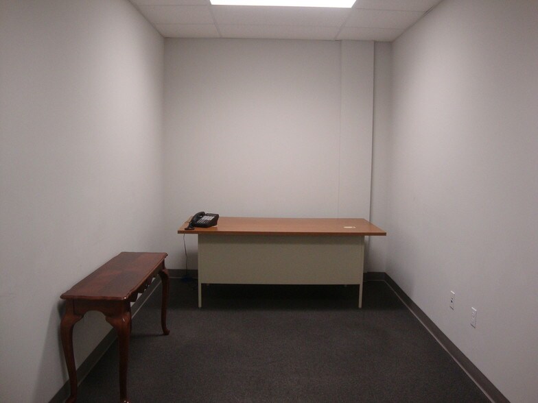 More Photos Of 801 N Salisbury Blvd, Salisbury Unknown For Lease