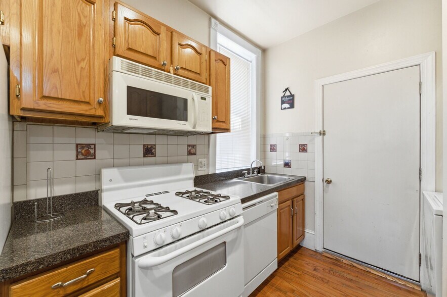 More Photos Of 2263 12th St NW, Washington Storefront Retail Residential For Sale