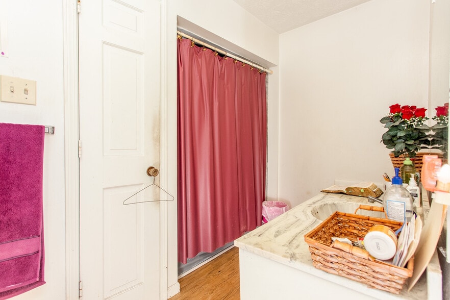 More Photos Of 1367 SW Highway 138, Riverdale Office For Sale