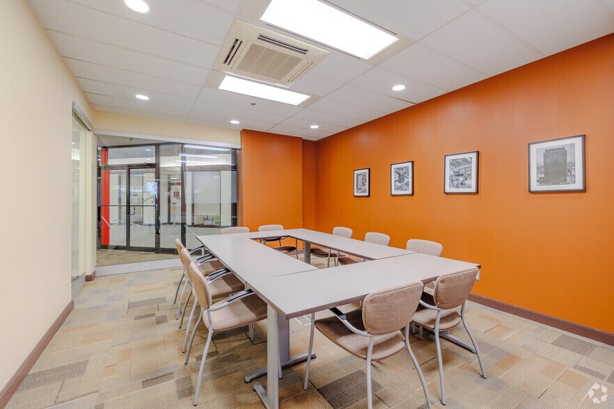 More Photos Of 100, 110, and 120 King St W, Hamilton Unknown For Lease