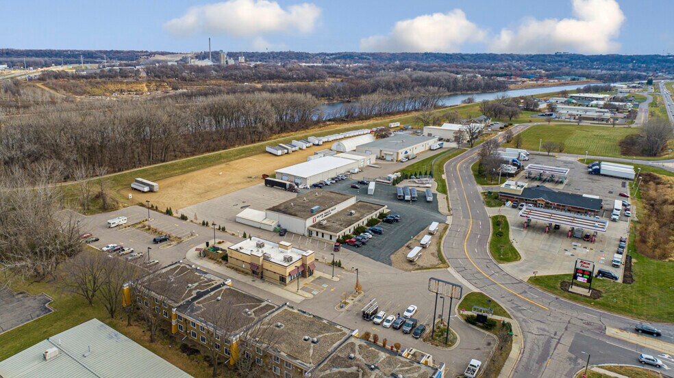 More Photos Of 101 W Lind St, Mankato Fast Food For Sale