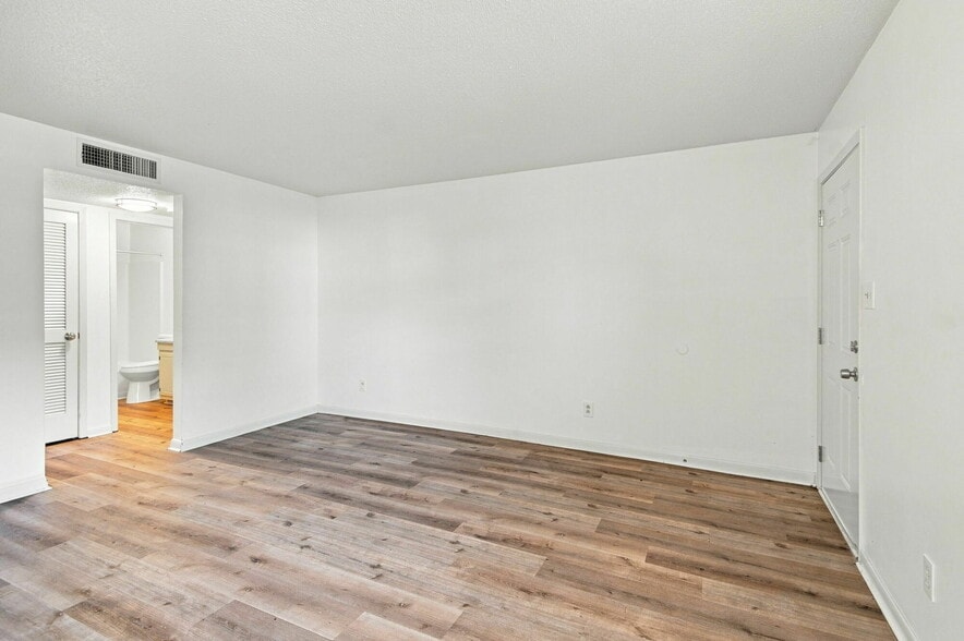 More Photos Of 706 E Inskip Dr, Knoxville Apartments For Sale