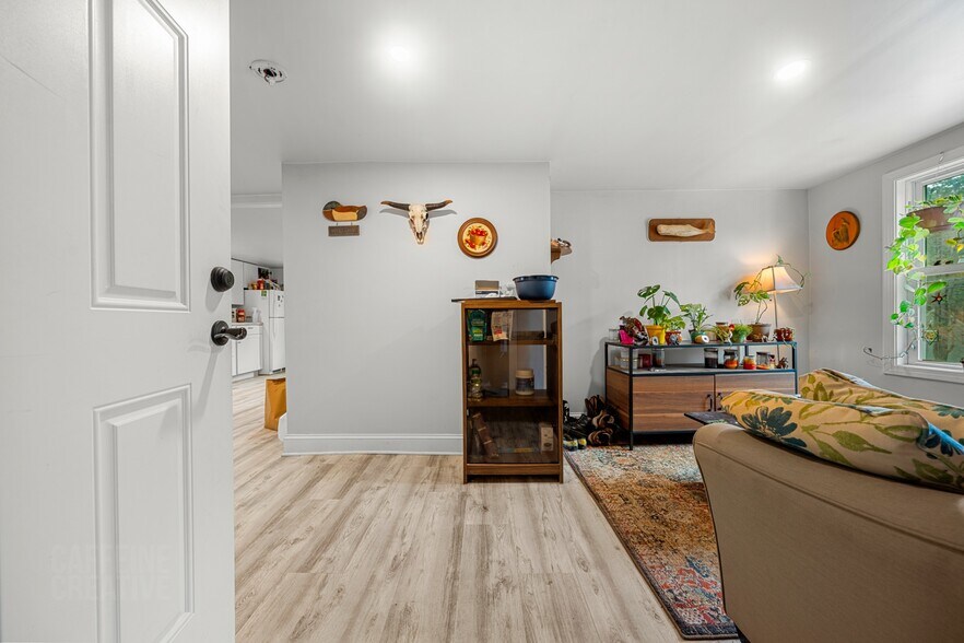 More Photos Of 15 South St, Freeport Apartments For Sale