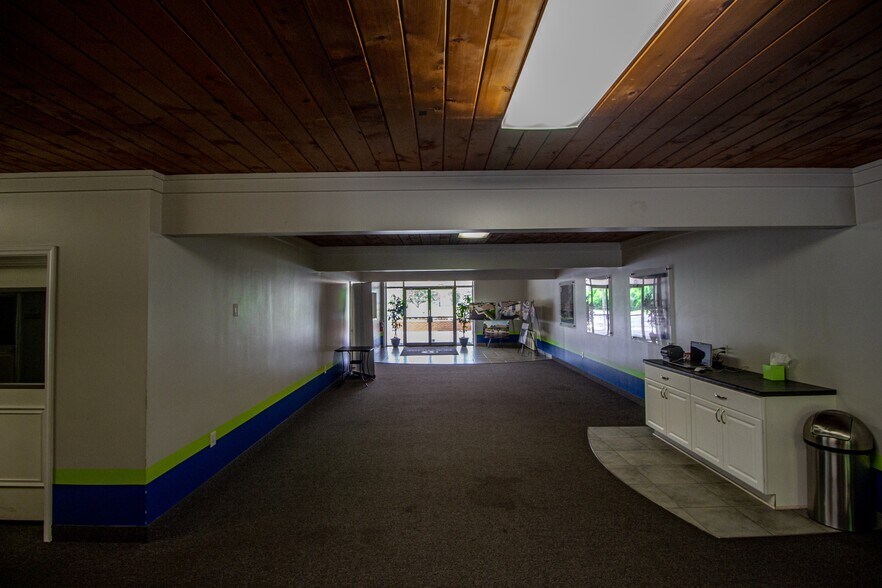 More Photos Of 23696 Northline Rd, Taylor Religious Facility For Sale