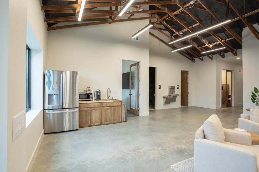 More Photos Of 5955 Atlanta Hwy, Alpharetta Office For Sale