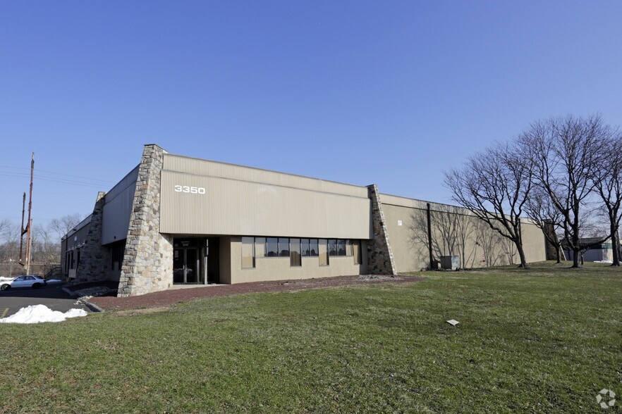 More Photos Of 3350 Progress Dr, Bensalem Warehouse For Lease