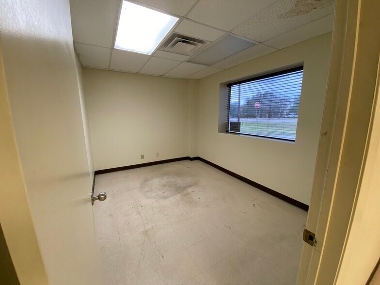 More Photos Of 438 Flournoy Rd, Alice Industrial For Lease