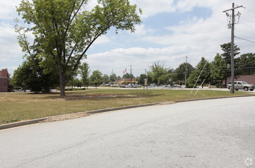 More Photos Of 792 Glynn St N, Fayetteville Land For Sale