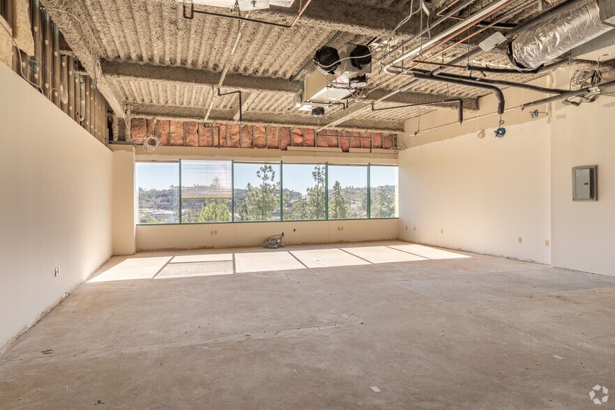More Photos Of 17140 Bernardo Center Dr, San Diego Medical For Lease
